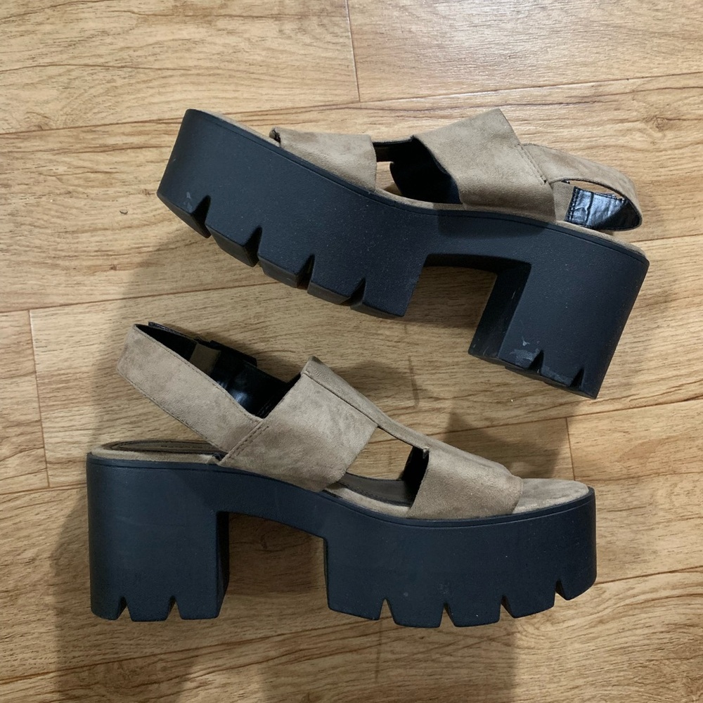 Chunky Platform Sandals - Tan and Black